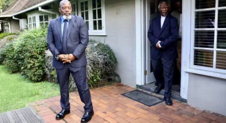 Le mystère reste entier : Joseph Kabila est-il réellement le "patron" de ces groupes, comme le laissent entendre certaines allusions politiques ? Ou s'agit-il d’un récit construit pour affaiblir son image et justifier certaines perquisitions et confiscations de ses biens ? À chaque occasion, le président Tshisekedi n’hésite pas à pointer du doigt son prédécesseur, sans qu’aucune preuve officielle ne soit rendue publique.