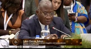 «Comme tous les pays du monde, nous avons eu des inquiétudes, vite apaisées par le report de l’entrée en vigueur des tarifs de trois mois», a-t-il déclaré. Premier producteur mondial de cacao, la Côte d’Ivoire est particulièrement concernée par ces mesures américaines, qui pourraient atteindre jusqu’à 21 % de taxes. Toutefois, Abidjan espère une issue concertée.