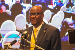 Cette transaction importante renforce l'engagement d'ATIDI à débloquer l'accès à des solutions financières innovantes qui renforcent la stabilité économique et le développement durable dans toute l'Afrique. Le prêt à terme amortissable de premier rang non garanti, arrangé uniquement par la Deutsche Bank, bénéficie d'une garantie en première perte de 200 millions d'euros de la part de l'Association internationale de développement (IDA), qui fait partie du Groupe de la Banque mondiale. La garantie de deuxième perte de l'ATIDI complète cette structure en couvrant le solde du principal et des intérêts, renforçant ainsi la confiance des investisseurs et réduisant les coûts de financement pour le Bénin.