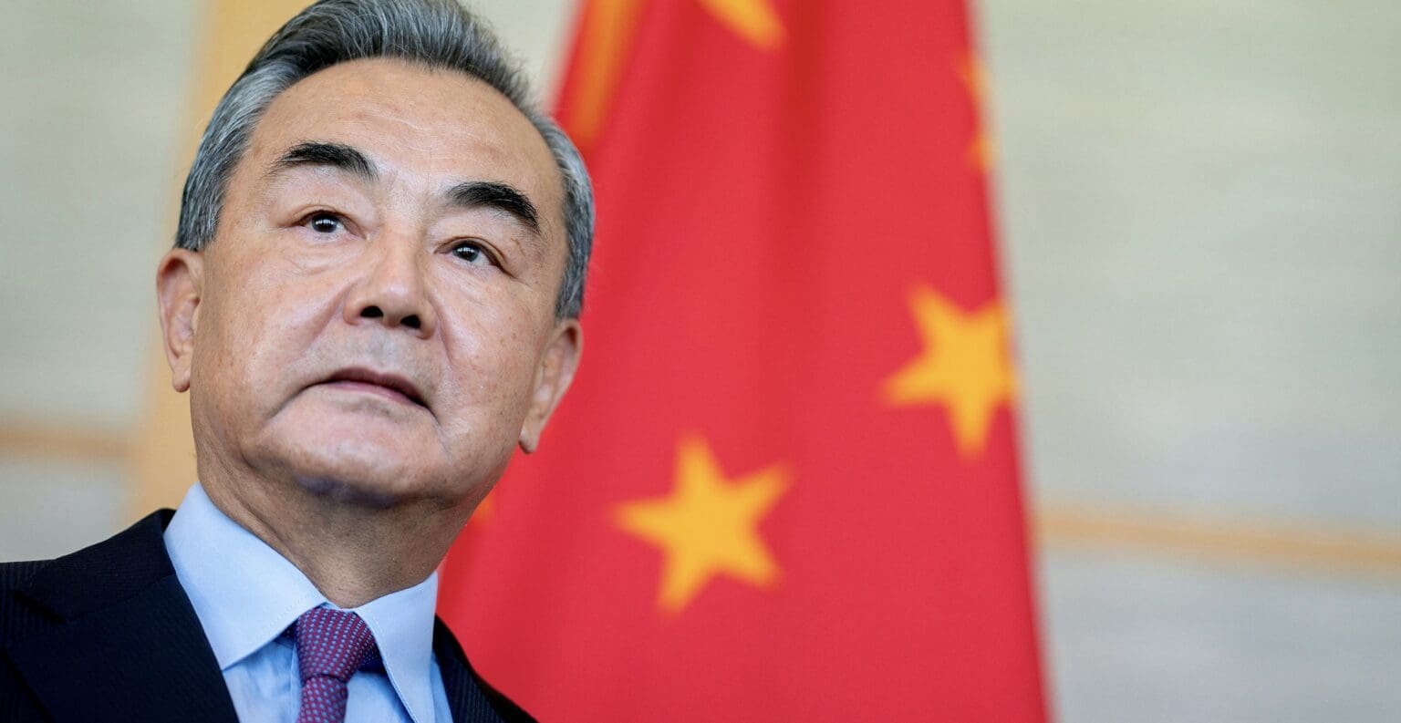 Le Rwanda a été largement accusé d'attiser les combats dans cette région riche en minerais et Pékin, qui entretient des relations étroites tant avec Kinshasa qu'avec Kigali, s'est joint aux critiques ces dernières semaines. La Chine s'efforce toutefois de maintenir de bonnes relations avec les deux pays, tout en continuant d'exploiter ses entreprises et d'acheter des minerais cruciaux.