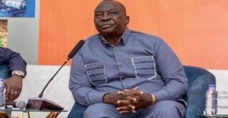 Salon international de l’Agriculture | La Côte d’Ivoire tient sa Bourse des commodities agricoles «Cette Bourse répond à l’impératif de moderniser et de structurer durablement la commercialisation des produits agricoles ivoiriens,» explique Kobenan Kouassi Adjoumani, ministre ivoirien de l'Agriculture. La cotation va démarrer avec trois produits emblématiques : la noix de cajou, la noix de cola et le maïs. Le café et le cacao eux, empruntent d’autres canaux et obéissent à des schémas spécifiques. Si «la mayonnaise prend,» les autorités espèrent structurer et moderniser la négociation sur toute la chaîne, du producteur au détaillant en passant par la noria d’intermédiaires qui pullulent dans le secteur.