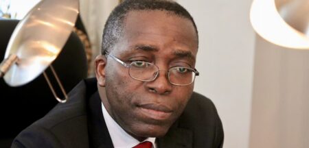 RDC | Matata Ponyo condamné à dix ans de prison Matata Ponyo Mapon, qui a été Premier ministre de 2012 à 2016 sous le régime de Joseph Kabila, a été reconnu coupable mardi 20 mai, d'un détournement de 245 millions de dollars. Il a été condamné à dix ans de travaux forcés, a annoncé un porte-parole de la Cour constitutionnelle.