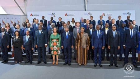 Le corridor, qui reliera la région zambienne de Chingola à la ligne ferroviaire angolaise de Benguela à Luacano, s'étend sur plus de 530 km et servira de voie d'exportation clé pour le cuivre et les produits agricoles. Le ministre zambien des Transports s’est montré optimiste sur la réalisation de cette infrastructure stratégique pour la sous-région, soulignant l'intérêt des Etats-Unis, de l'Union européenne et des acteurs régionaux. «Nous avons un promoteur au sein de l'Africa Finance Corporation qui travaille sur les questions financières, et la situation s'annonce très prometteuse,» a-t-il confié à l’agence Reuters.