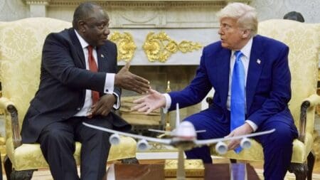 A peine de retour à la Maison-Blanche cela va changer, en décidant de réduire drastiquement la part de budget de l’USAID destinée à l’Afrique . Mais le pire reste sans doute à venir, avec une prochaine échéance critique : celle de l’AGOA /Africain Growth and Opportunity  Act/.