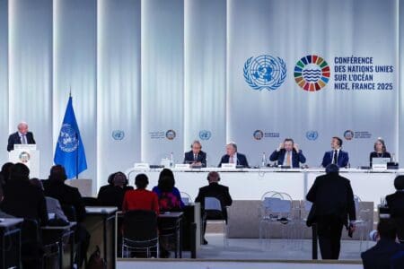 Premier à prendre la parole à la conférence de l'ONU coorganisée par la France, Emmanuel Macron a appelé à la "mobilisation" pour des "océans" en "ébullition." Plus de 60 dirigeants mondiaux sont venus sur la Côte d'Azur, dont beaucoup du Pacifique et d'Amérique latine.