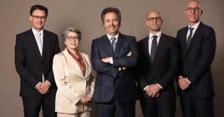 Maroc | Société Générale devient Saham Bank Saham Bank a été officiellement lancée le mercredi 18 juin à Casablanca, succédant à Société Générale Maroc. Cette nouvelle étape décisive intervient après une première phase de transformation et d’autonomisation stratégique, à la suite de la prise de contrôle de la banque par le groupe Saham en décembre 2024.