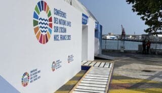 Gouvernance mondiale des océans | L’UNOC3 à Nice : un tournant décisif pour la santé des océans Ce sommet planétaire, le troisième du genre après les éditions de New York en 2017 et de Lisbonne en 2022, vise à permettre aux décideurs politiques, experts et acteurs de divers horizons d’affronter ensemble les défis cruciaux qui pèsent sur les océans, véritables poumons bleus de la planète.
