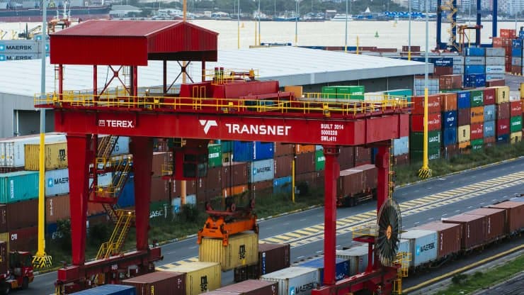 Afrique du Sud|Un prêt bienvenu de 1,5 milliard de dollars ! Depuis plus d'une décennie, l'économie sud-africaine, la plus avancée du continent, est à la peine. Les délestages récurrents paralysent la productivité, tandis que le vieillissement des réseaux ferroviaires et la congestion chronique des ports mettent à mal les poids lourds industriels du pays, notamment les mines et l’automobile.