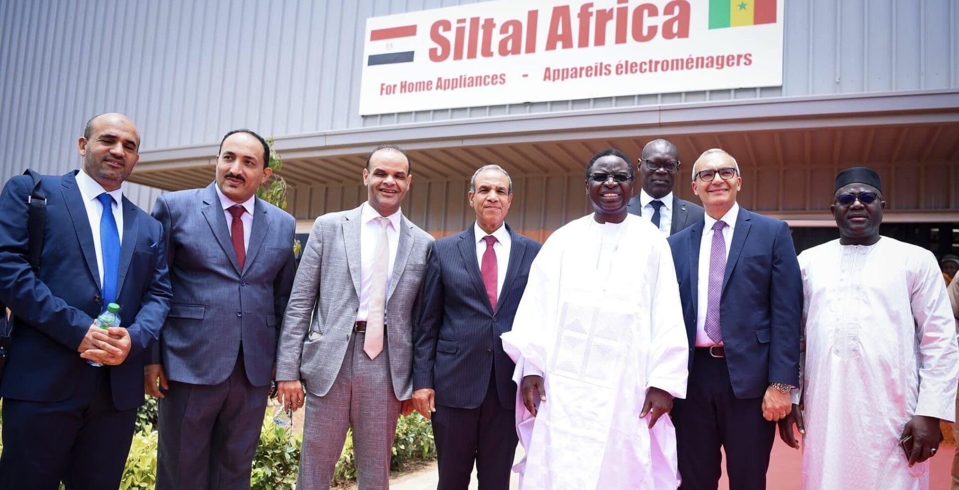 Le groupe égyptien Siltal, spécialisé dans la fabrication d’appareils électroménagers, a officiellement lancé ses activités au Sénégal avec l’inauguration d’une unité industrielle au sein de la Plateforme industrielle internationale de Diamniadio (P2ID). La cérémonie s’est tenue en présence du ministre égyptien des Affaires étrangères, Badr Abdelatty, et de son homologue sénégalais de l’Industrie et du Commerce, Serigne Guèye Diop.