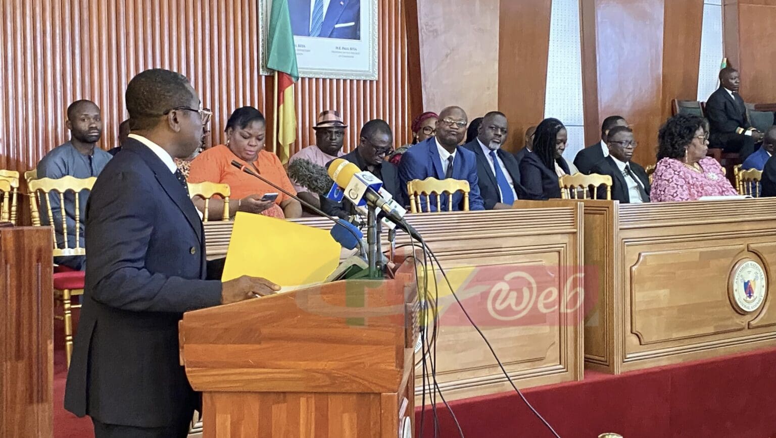 Cameroun | Le fisc aux trousses des opérateurs du mobile money L’objectif est de muscler les efforts de mobilisation des ressources budgétaires. Ainsi, le fisc aurait accès à des données fiables sur les revenus dégagés par les entreprises de services de transfert électronique d'argent et les plateformes de jeux en ligne dont une grosse partie échappe au radar du Trésor.