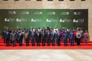 Objectif : bâtir une Union douanière et un Marché commun africain capables de faire face aux turbulences du commerce mondial et de stimuler le développement intra-africain. C’est à Malabo, en Guinée équatoriale, en marge de la 7e réunion de coordination semestrielle de l’Union africaine, que la 11ᵉ édition du rapport «État de l’intégration régionale en Afrique (ARIA XI)» a été officiellement lancée le 12 juillet 2025. Co-publié par l’Union africaine (UA), la Commission économique pour l’Afrique (CEA) et la Banque africaine de développement (BAD), ce rapport appelle à un virage stratégique pour transformer la ZLECAf en véritable moteur de développement continental.