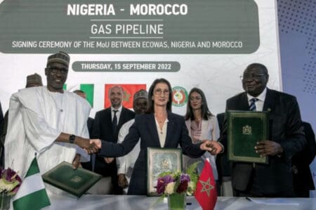 Rabat, le 15 septembre 2022. Madame Amina Benkhadra, Directeur général de l'ONHYM, le repré-sentant de la CEDEAO, Sediko Douka, et le CEO de la NNPC, Mele Kyari