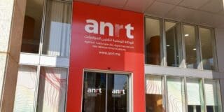 Selon le régulateur télécoms, ce processus vise à doter le Royaume des dernières technologies en termes de communications mobiles en vue d’accompagner son développement du pays. La 5G se caractérise par des vitesses de transmission rapides, une faible latence, adaptée aux besoins du temps réel, et peut répondre aux besoins spécifiques de l’industrie, des transports, de la santé ou de l’agriculture.