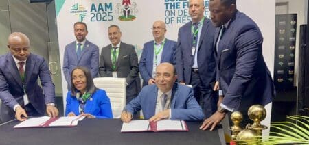 Ce partenariat vise à soutenir TUCAD dans le financement de projets structurants à fort impact sur le continent africain. Le TUCAD est une initiative innovante portée par le Tunisia Africa Business Council (TABC), réunissant des entreprises tunisiennes de référence opérant dans des secteurs stratégiques tels que les infrastructures, l’énergie, l’eau, les technologies, la construction, la logistique, l’assainissement, les services maritimes et l’ingénierie. En mettant en commun leurs expertises, ces entreprises entendent proposer une offre intégrée fondée sur le modèle EPC (Engineering, Procurementand Construction), allant du conseil stratégique à la réalisation opérationnelle des projets.