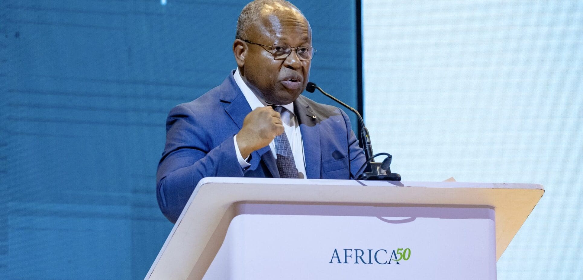 Mozambique | AG des actionnaires : en moins d’une décennie, Africa50 se distingue dans le financement des infrastructures «Africa50 est une plateforme de solutions ; un mécanisme visant à accélérer les investissements dans l'énergie, les transports et la connectivité numérique. Nous partageons la même vision : bâtir une Afrique interconnectée,» souligne Daniel Chapo, Président du Mozambique, à l’ouverture de l’Assemblée générale des actionnaires qui se tient à Maputo, la capitale du Mozambique. Pour le Président de la Banque africaine de développement et Président du Conseil d'administration du Groupe Africa50, Akinwumi Adenisa, Africa50 est une une marque de confiance de la part des investisseurs institutionnels.