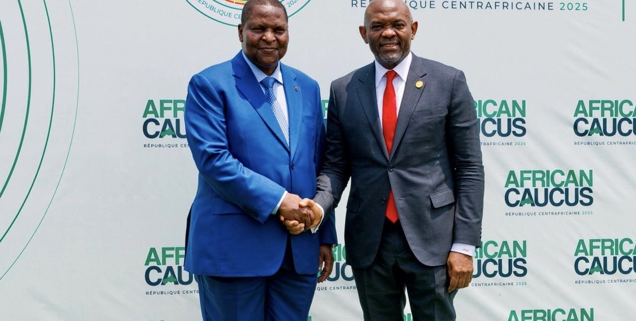 African Caucus | Audience Presidentielle : vers l’arrivée de UBA en Centrafrique Lors d’une audience accordée à Tony Elumelu, PDG du groupe United Bank for Africa (UBA), le numéro 1 centrafricain Faustin-Archange Touadéra a plaidé pour l’implantation de la banque en République centrafricaine. Cette rencontre s’est tenue en marge du Caucus Africain 2025, événement ayant rassemblé à Bangui les ministres des Finances et gouverneurs des banques centrales du continent.