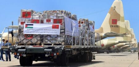 En témoignage du soutien permanent et de la solidarité du Roi Mohammed VI, Président du Comité Al-Qods, envers le peuple palestinien, le souverain a donné ses instructions pour l'envoi d'une aide humanitaire supplémentaire au profit des habitants de Gaza, indique, lundi 18 août, un communiqué du ministère des Affaires étrangères, de la Coopération africaine et des Marocains résidant à l’étranger.