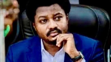 Son crime ? L’ex-garde des sceaux était accusé d’avoir tenté de détourner près de 20 millions de dollars US dans le cadre d’un marché pour la construction d’une nouvelle prison à Kisangani (nord-est de la RDC). Il risquait jusqu’à 10 ans de prison et 20 ans d’interdiction d’accès à toute fonction officielle.