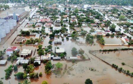 Chaque jour, l'Afrique subit les conséquences d'un phénomène dont elle n'est pas responsable. Alors que 7 des 10 pays les plus vulnérables au changement climatique se trouvent en Afrique, ce continent n'émet qu'environ 4 % des gaz à effet de serre, et sa contribution historique est encore plus faible, selon le rapport 2022 de l'Organisation météorologique mondiale sur l'état du climat mondial.