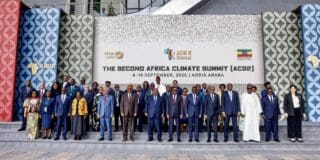 Ethiopie | Climat : le 2eme Sommet africain à ouvert ses travaux à Addis-Abeba Sous le thème «Accélérer les solutions climatiques mondiales : financer le développement résilient et vert de l'Afrique,» la rencontre rassemble plus de 45 chefs d'État et de gouvernement africains. Sont également présents des dirigeants de l'Union africaine, des ministres, des diplomates, des partenaires internationaux et des représentants de la société civile et du secteur privé, à ce forum visant à affirmer le rôle central de l'Afrique dans l'agenda climatique mondial.