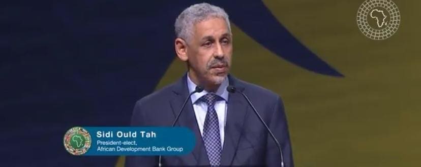 Abidjan | Prise de fonction : les ambitions du nouveau Président de la Banque africaine de développement Au cœur de la stratégie du nouveau président de la Banque africaine de développement : décupler les montants engagés, transformer la banque en chef de file des acteurs financiers africains, créer massivement de l'emploi pour les jeunes en soutenant les PME et accélérer la construction des infrastructures africaines de transport et d'énergie.