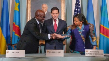 Oakland, Californie – Un nouveau rapport de l'Oakland Institute, Floués ! La ruée vers les minéraux critiques en RDC, soulève de vives inquiétudes concernant l'accord de « paix » conclu entre le Rwanda et la République démocratique du Congo (RDC) sous l’égide des États-Unis en juin 2025.