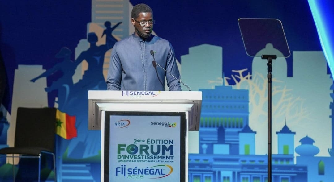 Dakar | Forum Invest in Sénégal 2025 : un succès retentissant avec 13 000 milliards FCFA d’engagements Avec près de 12 000 participants en provenance de 70 nations et la signature de 51 accords, ce rassemblement confirme la volonté du Sénégal de se positionner durablement comme un pôle régional incontournable pour les capitaux étrangers.