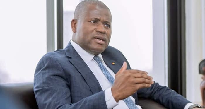 Guinée|Politique économique : le miracle inattendu du recalcul du PIB Cette révision, réalisée avec l’assistance technique du FMI, de la Banque mondiale, de la Banque africaine de développement, fait apparaître une augmentation du PIB de 51,2 %, «traduisant une image plus fidèle et plus complète de la structure économique nationale,» indique un communiqué de la Présidence de la République.