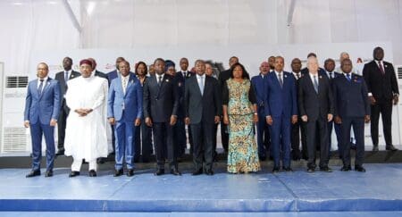Dans son discours inaugural, João Manuel Gonçalves Lourenço, président de la République d'Angola et président de l'Union africaine (UA), a souligné que l'Afrique doit investir entre 130 et 170 milliards de dollars par an pour jeter les bases d'une croissance durable. «Nous devons passer des paroles aux actes,» a-t-il exhorté. «Ce sommet représente une étape décisive vers la mobilisation des ressources nécessaires pour renforcer la connectivité et l'intégration à travers notre continent.»