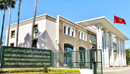 Moyen-Orient | Accord sur le cessez-le-feu à Gaza : le Maroc salue «l’engagement personnel de Donald Trump» «Le Royaume du Maroc exprime sa haute considération pour les initiatives soutenues et l’engagement personnel de Son Excellence Donald Trump, qui ont contribué d'une manière décisive à parvenir à ce résultat porteur d’espoir et se félicite des efforts constants de l’ensemble des médiateurs,» indique le communiqué du ministère des Affaires étrangères, de la Coopération africaine et des Marocains résidant a l’étranger.