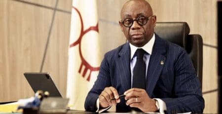 Afrique de l’Ouest | Financement : La BOAD muscle son pôle assurance-crédit Cette transaction représente une étape importante pour les Banques Multilatérales de Développement (BMD) du continent, puisqu’il s’agit de l’obligation de référence en euros la plus longue jamais émise par une BMD africaine La Banque ouest/africaine de Développement (BOAD) a franchi une nouvelle étape décisive en réalisant avec succès une émission obligataire historique d’un montant d’1 milliard d’euros sur une maturité de 15 ans sur le marché financier international.