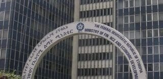 Ethiopie | La restructuration de la dette dans l’impasse Malgré l'échec de la conclusion d'un accord, des « progrès substantiels» ont néanmoins été réalisés, à en croire le gouvernement dans un communiqué, ajoutant «qu'il espérait que les tractations reprendraient dans un avenir proche.» Une affirmation qui n’a rien à envier à la méthode Coué.