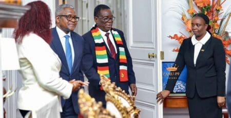 Zimbabwe | Un méga projet du milliardaire Dangote Cette initiative marque le retour du milliardaire dans le pays après un premier essai tenté en 2015 sous Robert Mugabe. A l’époque, Dangote Group envisageait d’investir 400 millions de dollars dans la construction d’une cimenterie d’une capacité de 1,5 million de tonnes par an ainsi que dans le secteur de l’énergie et des fertilisants.