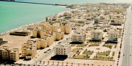 La récente reconnaissance, par le Conseil de sécurité des Nations unies, du Plan d’autonomie marocain pour le Sahara occidental est une grande victoire pour le Maroc et pour son Roi SM Mohammed VI. Mais c’est aussi une chance, pour l’Europe et l’Afrique, faisant du Maroc et des provinces du Sud la porte d’entrée européenne à destination de l’Afrique et le passage obligé de l’Afrique, via le Maroc à destination de l’Europe.