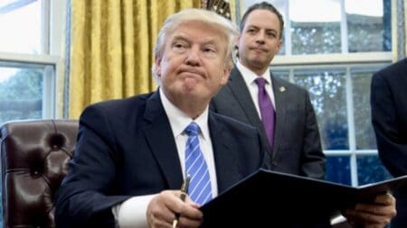 Sous pression pour faire baisser le coût de la vie pour ses concitoyens, le 47e président des États-Unis a signé vendredi 14 novembre un décret pour supprimer des droits de douane qu’il a lui-même imposés, exemptant des denrées comme le café et les fruits exotiques.