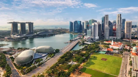 La question n’est donc pas : « Pourquoi l’#Afrique n’est pas développée ? » mais : « Pourquoi ces pays-là y sont arrivés ? » Même si on ne peut pas comparer un continent, avec des réalités locales différentes, à des pays.