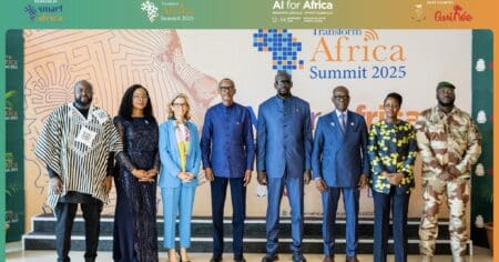 Le Conseil d’administration de Smart Africa a officialisé la création du premier Conseil africain de l’Intelligence artificielle, une avancée majeure pour la gouvernance technologique du continent. Présidée par Paul Kagamé, Président du Rwanda et Président du Conseil d’administration de Smart Africa, cette nouvelle instance rassemble 42 Chefs d’État africains, des représentants de l’Union africaine, de l’Union internationale des télécommunications (UIT), ainsi que des acteurs clés du secteur privé.