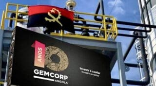 Selon le communiqué conjoint, le Fonds souverain angolais apportera un investissement initial de 50 millions de dollars, susceptible d’être porté à 200 millions de dollars. De son côté, Gemcorp, basé à Londres et spécialisé dans les marchés émergents, contribuera jusqu’à 50 millions. Le reste sera levé auprès d’investisseurs internationaux désireux de diversifier leurs portefeuilles hors des marchés américains et européens. Pour Armando Manuel, Président du FSDEA, l'ambition est claire. «Nous investissons des capitaux dans cette initiative afin d'attirer d'autres investisseurs, notamment les acteurs du Golfe, vers les vastes opportunités que nous avons sur le continent,» a-t-il confié à Reuters.