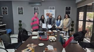 L’Association MOWAIB – Moroccan Women Acting in International Business - et la plateforme internationale TradeSocial FZCO, née d’initiatives onusiennes et spécialisée dans la simplification des échanges grâce à l’intelligence artificielle, ont signé un Memorandum of Understanding (MoU). L’objectif : renforcer la participation des femmes entrepreneures marocaines et africaines aux chaînes de valeur globales.