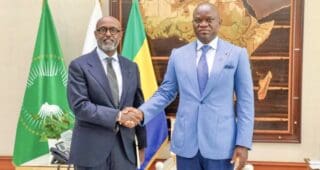 Dans un communiqué daté du 21 janvier 2026, le ministère gabonais de l’Économie, des Finances, de la Dette et des Participations, chargé de la Lutte contre la vie chère, précise que cette initiative s’inscrit à la fois dans l’intérêt macroéconomique du pays et de la sous-région de la Communauté économique et monétaire de l’Afrique centrale (CEMAC).