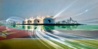 TotalEnergies, qui a augmenté sa participation au tour de table du consortium après le retrait de certains investisseurs, a annoncé fin 2021 être prête à reprendre le chantier. «Vous constaterez une augmentation rapide de l'activité dans les prochains mois ; un premier navire offshore a déjà été mobilisé pour commencer l'installation de l'infrastructure en mer,» a lancé Patrick Pouyanné, PDG de TotalEnergies, lors d'une cérémonie à Afungi, près du site du projet dans le nord-est du Mozambique. P