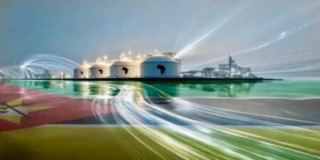 TotalEnergies, qui a augmenté sa participation au tour de table du consortium après le retrait de certains investisseurs, a annoncé fin 2021 être prête à reprendre le chantier. «Vous constaterez une augmentation rapide de l'activité dans les prochains mois ; un premier navire offshore a déjà été mobilisé pour commencer l'installation de l'infrastructure en mer,» a lancé Patrick Pouyanné, PDG de TotalEnergies, lors d'une cérémonie à Afungi, près du site du projet dans le nord-est du Mozambique. P
