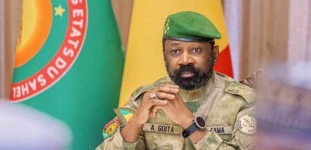 L’accès direct du Mali à l’océan Atlantique, annoncé par le Président de la Transition, Assimi Goïta, marque une rupture historique. Ce projet ne se limite pas à une aspiration politique, il s’inscrit dans une vision géostratégique qui place le fleuve Sénégal au centre du développement national. En collaboration avec l’Organisation pour la Mise en Valeur du fleuve Sénégal (OMVS) et la Société de Gestion et d’Exploitation de la Navigation (SOGENAV), le Mali vise une autonomie commerciale et une souveraineté renforcée.