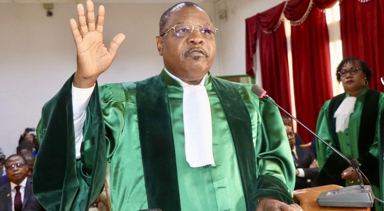 Afrique de l’Ouest | Nomination : Kuami Gameli Lodonou prend les rênes de la Cour de Justice de l’UEMOA Il a été élu Président de la Cour de Justice de l’Union économique et monétaire ouest-africaine (UEMOA) le 3 février 2026, à l’issue d’une assemblée intérieure élective. Son installation officielle s’est tenue le 11 février à Ouagadougou, pour un mandat de trois ans.
