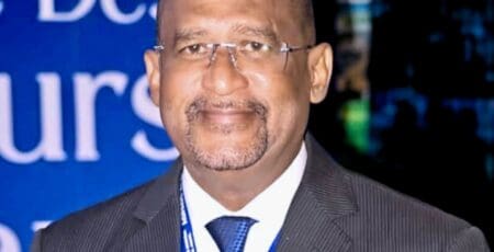 Il succède à Aboubacar Biro Diallo, selon un décret lu à la Radio Télévision guinéenne. Une décision saluée par plusieurs acteurs portuaires, qui y voient un signal fort de réformes dans la gestion de l’un des piliers de l’économie guinéenne.