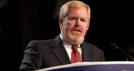Conseils essentiels à l'ambassadeur des États-Unis, Leo Brent Bozell III, suite à ses propos non-diplomatiques. L'Afrique du Sud est une démocratie dynamique et résiliente, dont le fondement est sa Constitution. La Constitution et les tribunaux sud-africains sont inaliénables et doivent être respectés. En les respectant, vous découvrirez des Sud-Africains chaleureux, généreux et d'une hospitalité sans bornes.