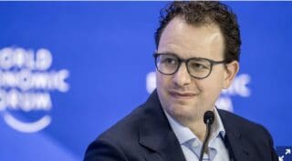 Anthropic refuse de se faire bullied. La start-up d'intelligence artificielle (IA) a assigné, lundi, plusieurs entités du gouvernement américain devant un tribunal fédéral de Californie pour obtenir la levée de sanctions qu'elle juge excessives et qui pourraient menacer son activité.