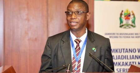 La Banque centrale de Tanzanie a officialisé, mercredi 18 mars 2026, son entrée au capital de l’Africa Finance Corporation (AFC) en tant qu’actionnaire souverain. Si le montant de l’investissement n’a pas été dévoilé, cette décision marque une étape importante dans la stratégie de financement du développement du pays.