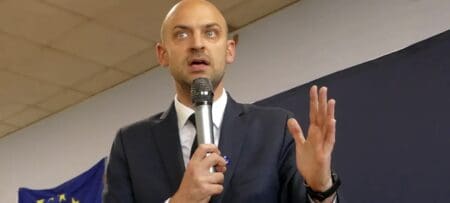 La Russie multiplie depuis plusieurs années les initiatives politiques et sécuritaires en Afrique, cherchant à s’imposer comme un partenaire alternatif aux puissances occidentales. Pourtant, cette stratégie d’influence ne se traduit pas, selon la diplomatie française, par un engagement économique tangible.