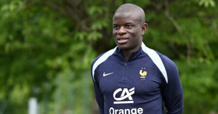 La semaine dernière, la France a joué deux matchs amicaux de préparation à la Coupe du Monde de football qui se tiendra aux États-Unis à partir du mois de juin 2026. L’un remporté face au Brésil, le second face à la Colombie.